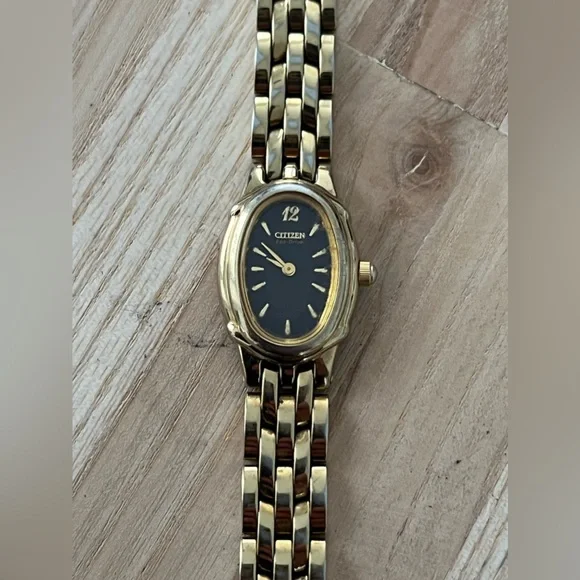 Citizen Eco-Drive Solar Ladies Watch Gold Tone Bracelet 